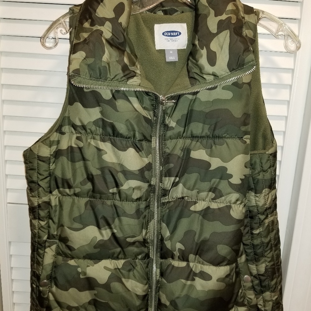 Womens Old Navy puffer vest